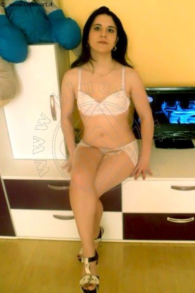 Foto Emanuela Annunci Sexy Escort Pesaro 3275555077